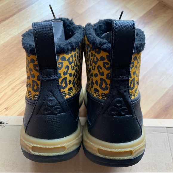 Nike ACG Leopard Woodside Chuka II Boots - Picture 5 of 7